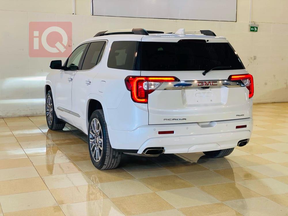 GMC Acadia
